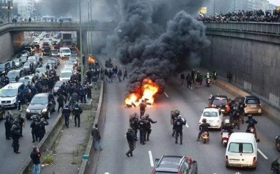 法國大罷工進(jìn)入第4周，船公司拒靠港貨物被延誤，外貿(mào)物流業(yè)在遭殃！